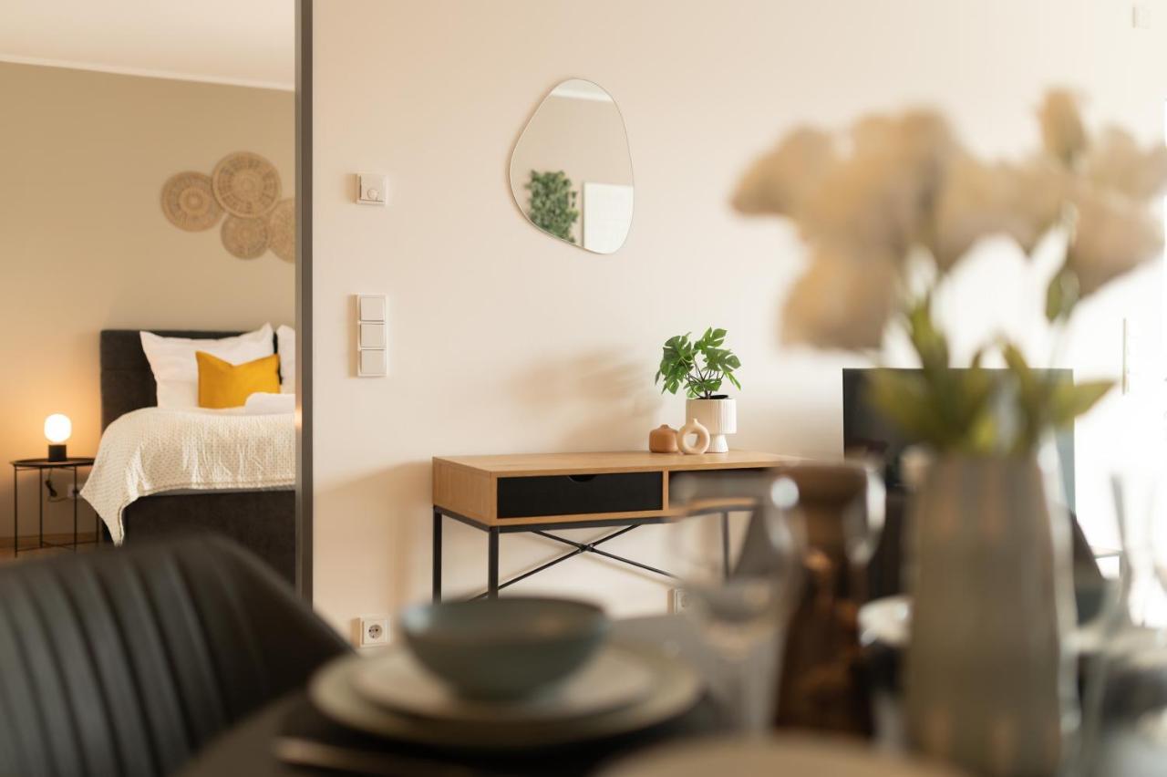 Dwellstay - Modernes Apartment I 55Qm I 2 Zimmer I Kueche I Bad I Terrasse I Tv I Wlan Bad Hersfeld Exterior photo