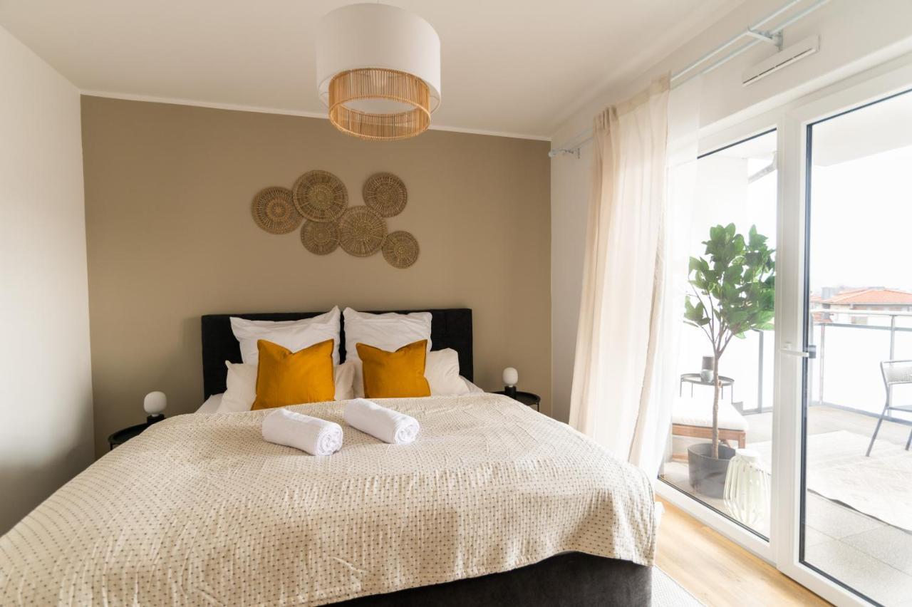 Dwellstay - Modernes Apartment I 55Qm I 2 Zimmer I Kueche I Bad I Terrasse I Tv I Wlan Bad Hersfeld Exterior photo