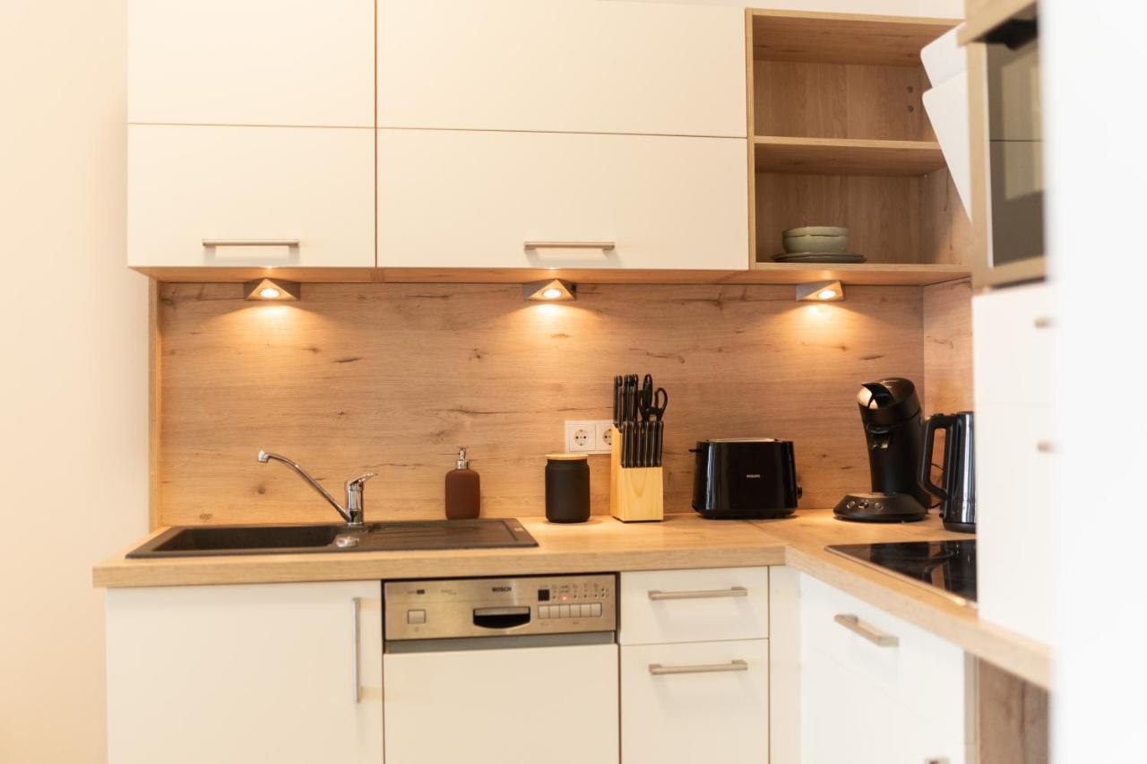 Dwellstay - Modernes Apartment I 55Qm I 2 Zimmer I Kueche I Bad I Terrasse I Tv I Wlan Bad Hersfeld Exterior photo