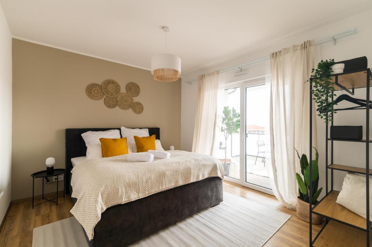 Dwellstay - Modernes Apartment I 55Qm I 2 Zimmer I Kueche I Bad I Terrasse I Tv I Wlan Bad Hersfeld Exterior photo